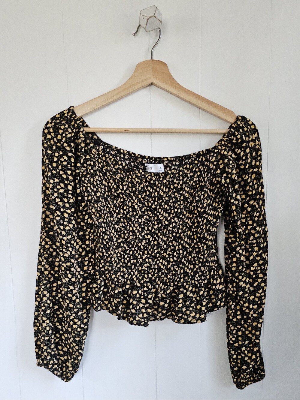 HOLLISTER Smocked Long-Sleeve Top